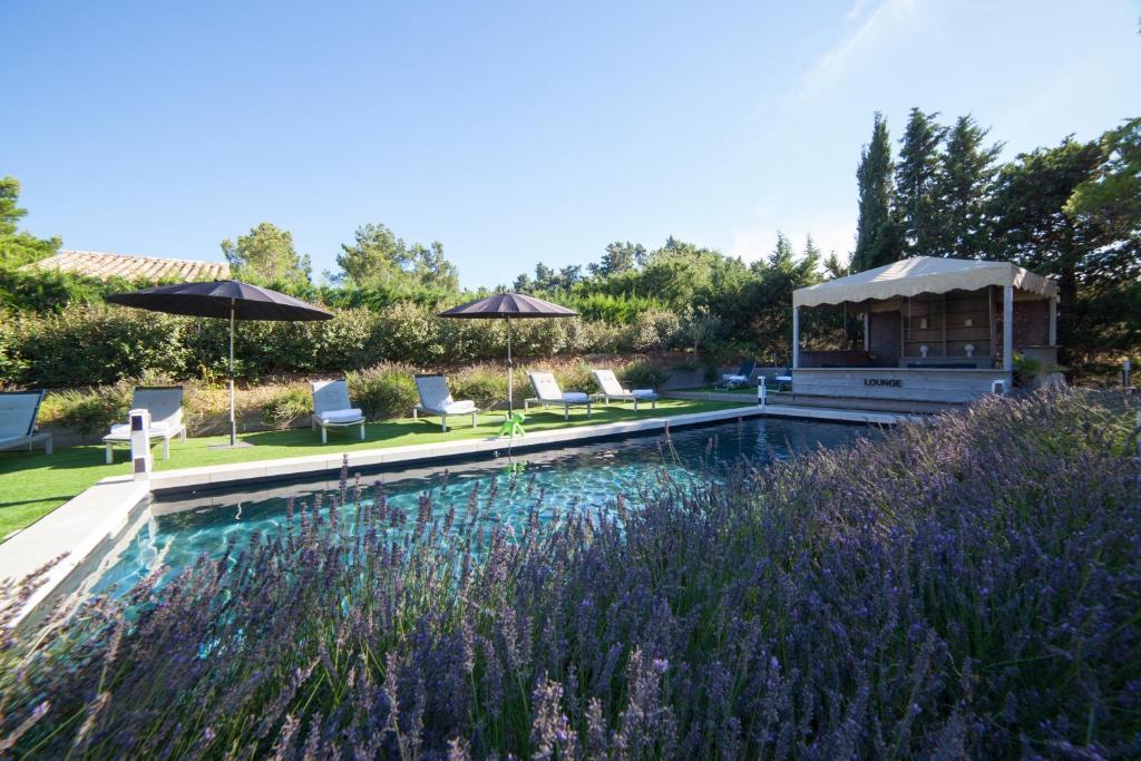 L'Auberge De L'Aubergine Eygalieres (Bouches-du-Rhone) Exterior photo